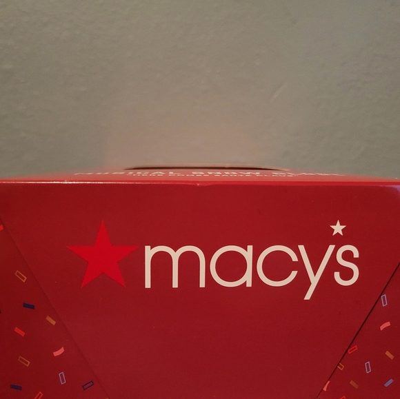 Macy's 2024 Thanksgiving Day Parade Holiday Lane Waterglobe - Picture 7 of 12